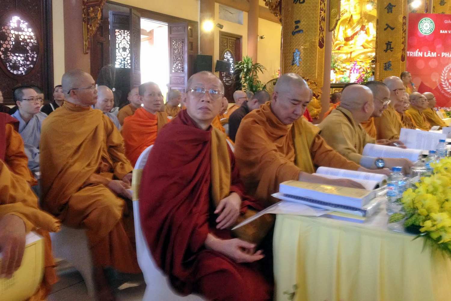 Hoi thao VH 1076
