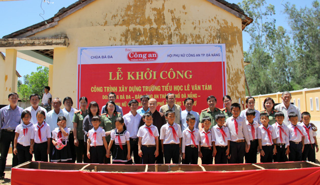 Nha chua xay truong hoc