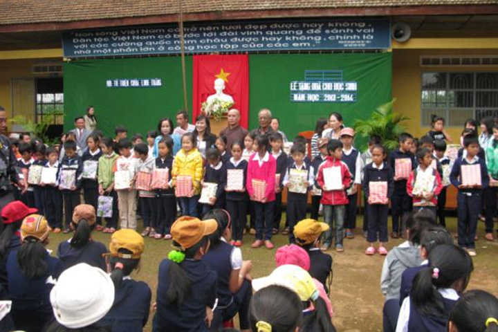 Tang qua hoc sinh